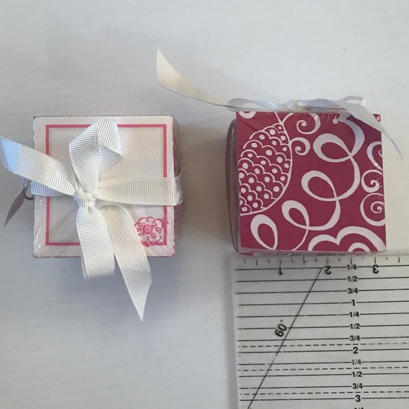 Vera Bradley 🆕 Note Cube • - Picture 3 of 3